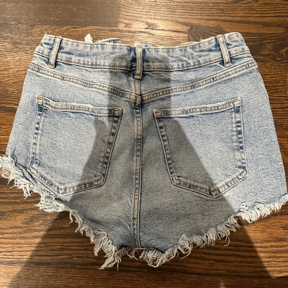 Zara Highwaisted Jean Shorts - Picture 2 of 3